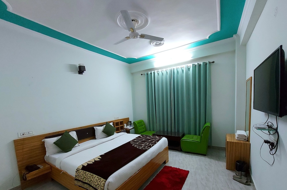 Hotel Sarla Regency 23/47