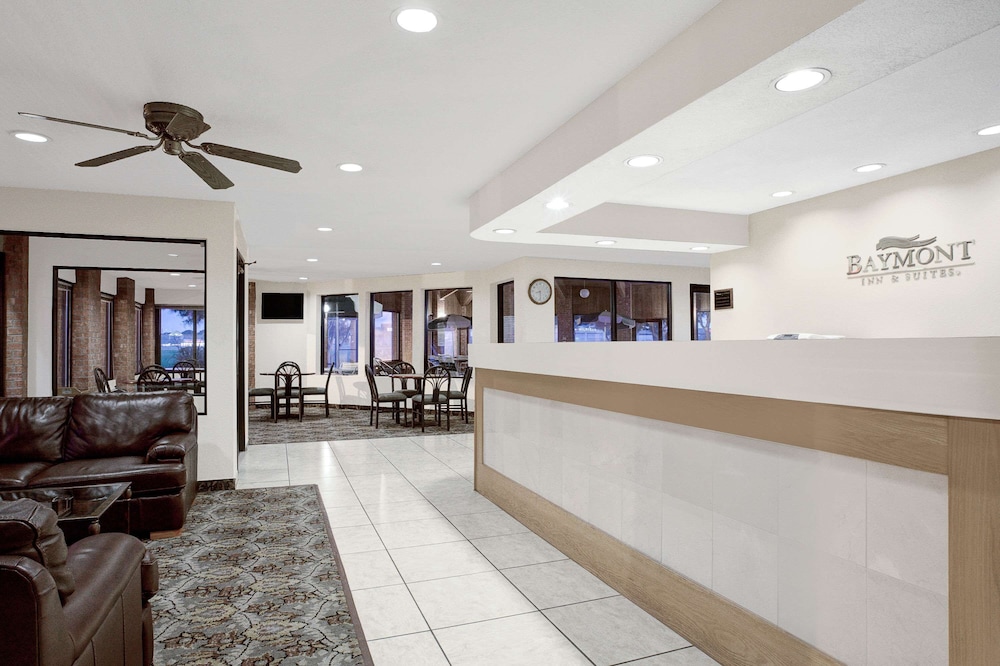 Baymont Inn & Suites by Wyndham San Marcos Outlet Malls 6/19