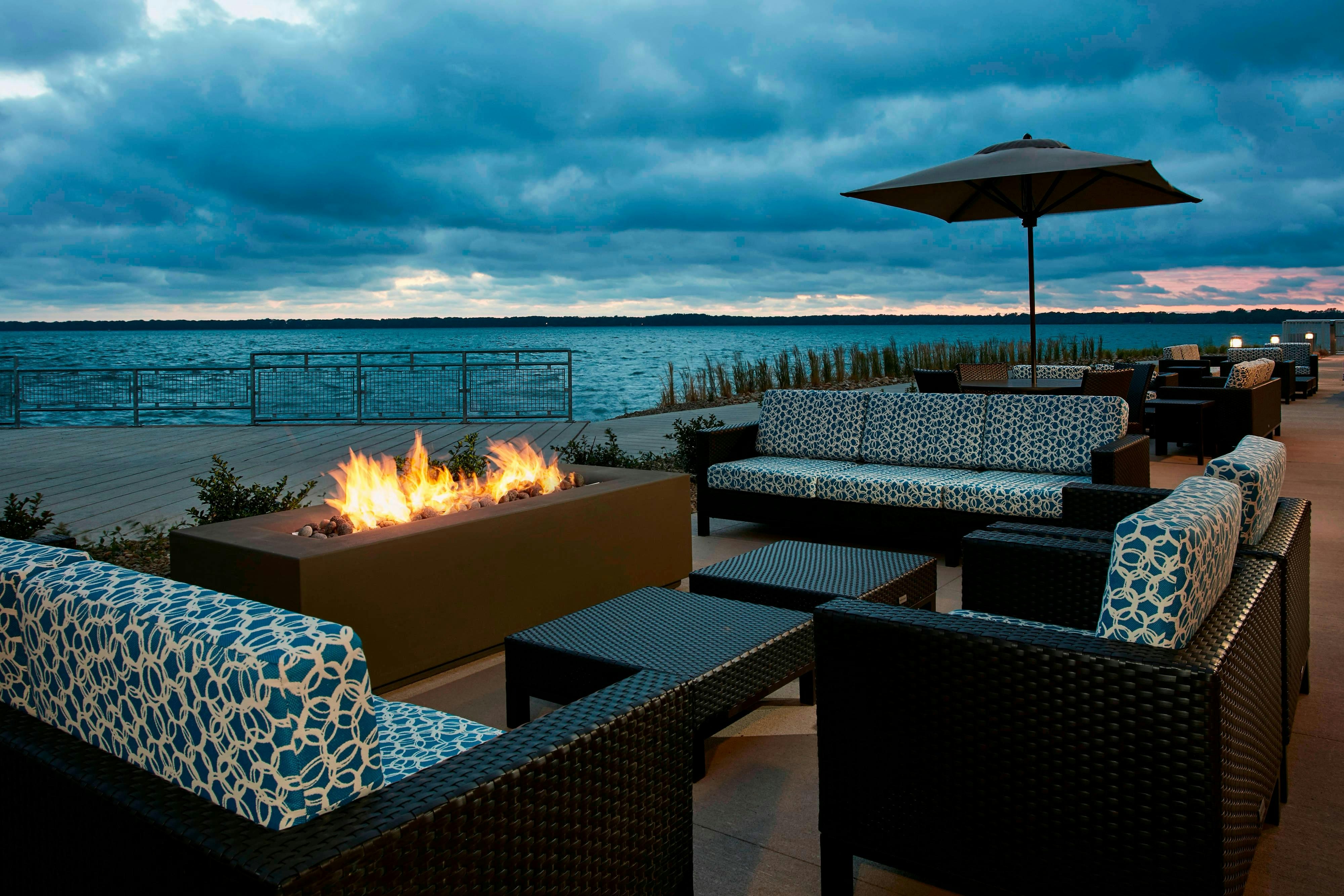 Courtyard Erie Bayfront 64/65