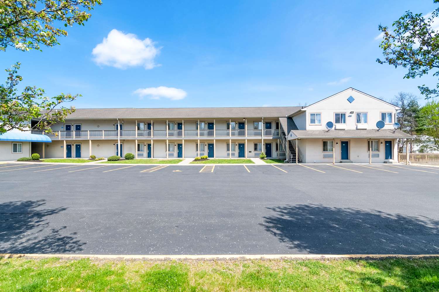 Econo Lodge Bethel CT 1/16