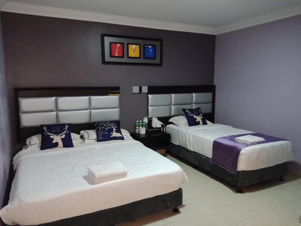 T Hotel 15/47