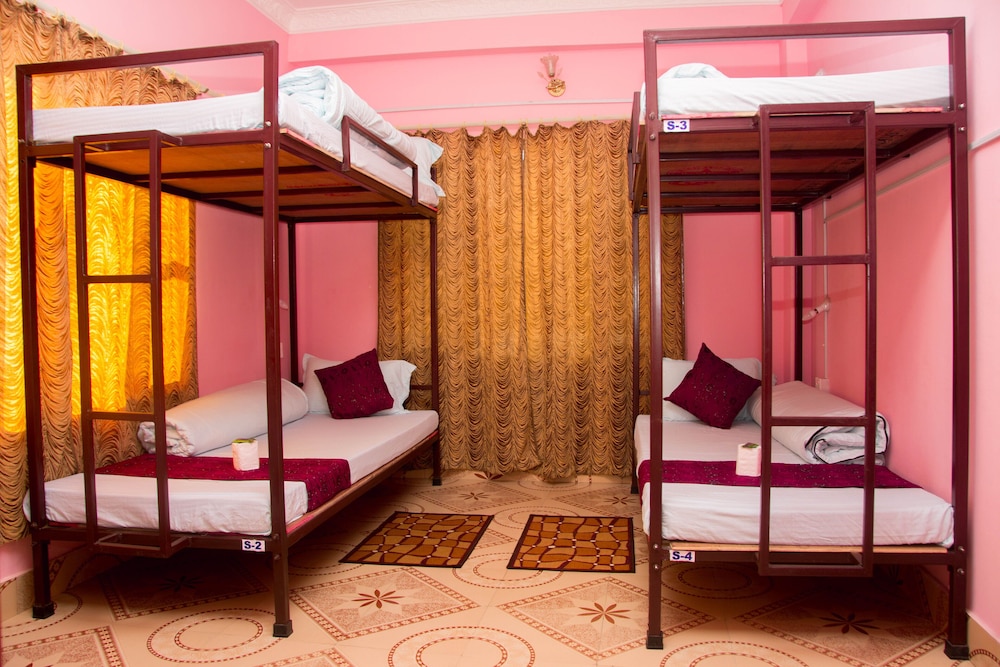 Mount Blue Tourist Hostel 14/23