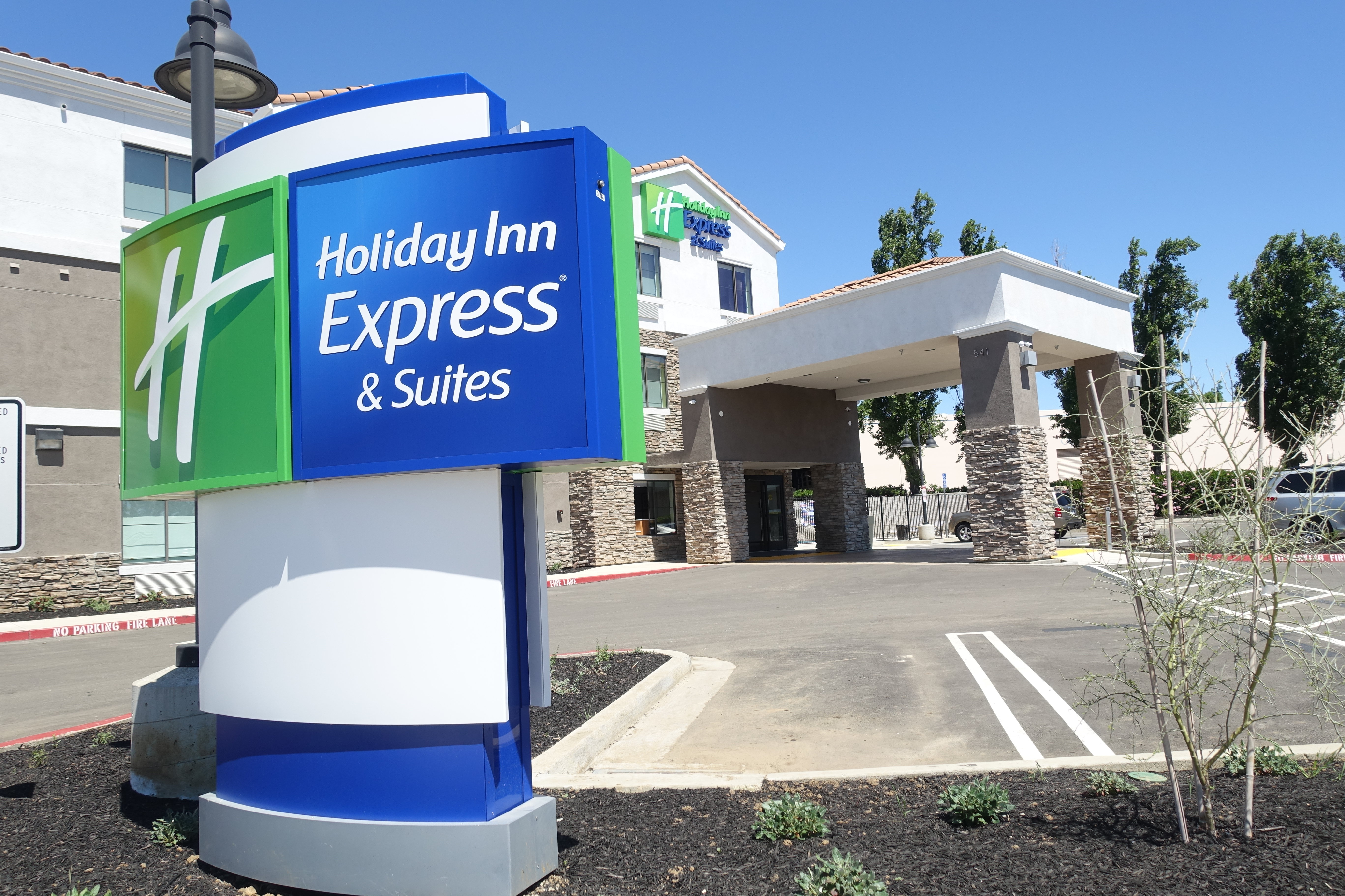 Holiday Inn Express Suites Brentwood 29/29