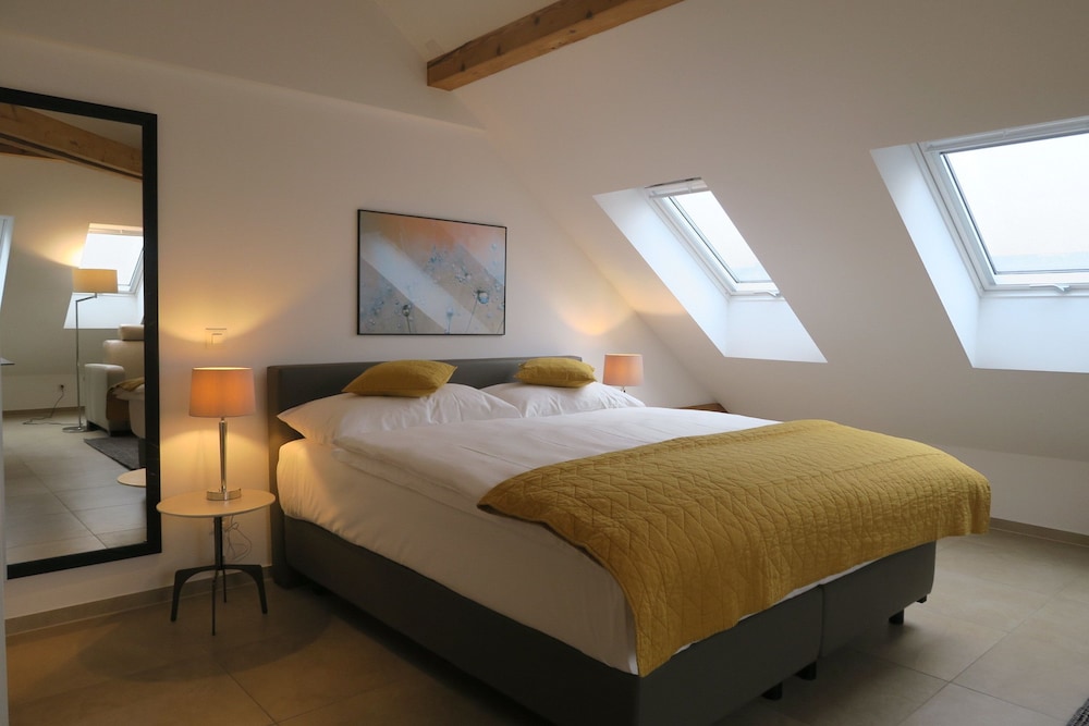 Zurich Furnished Homes 13/50