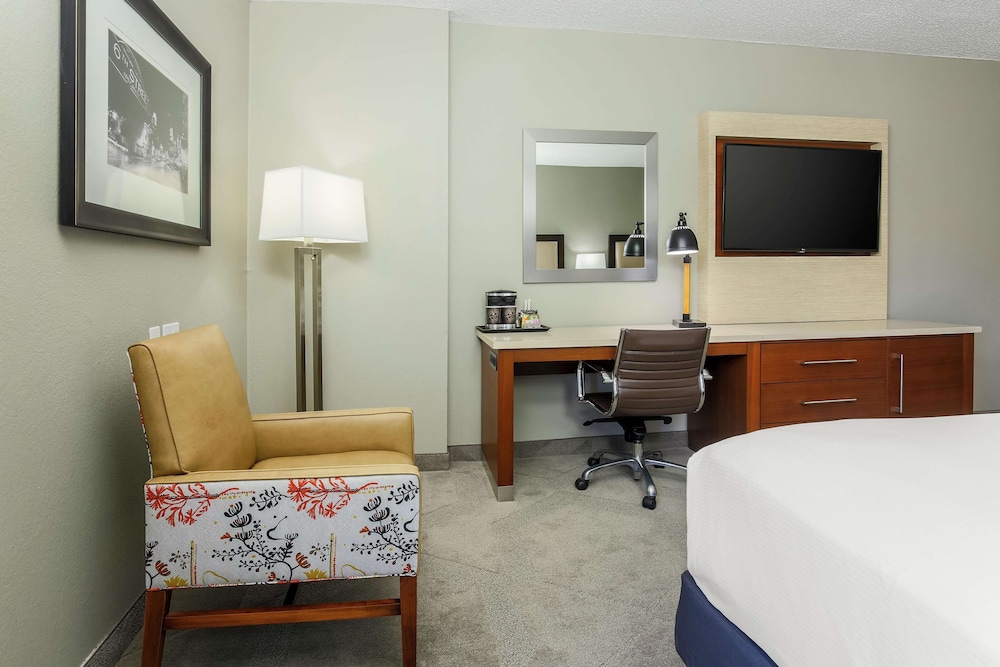 Doubletree By Hilton Austin University Area 56/58