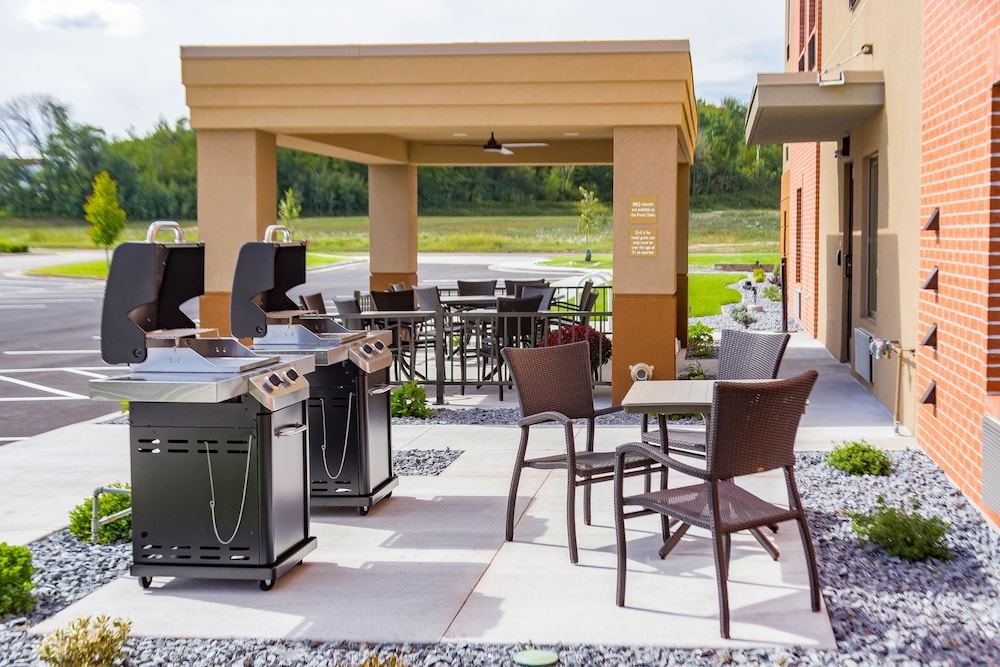Candlewood Suites Eau Claire I-94 31/43