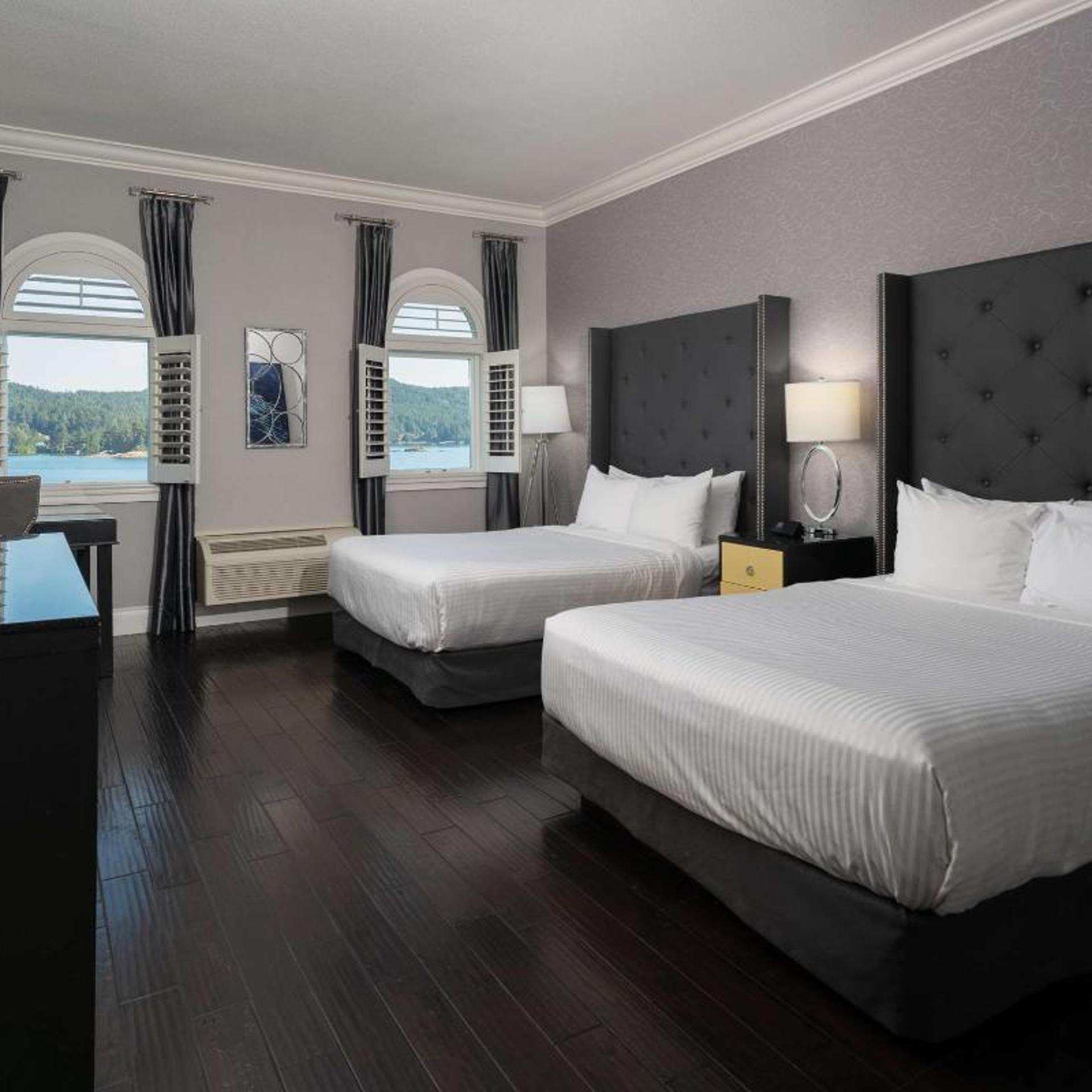 Premium, King Bed, 2 Queen Beds, Water View