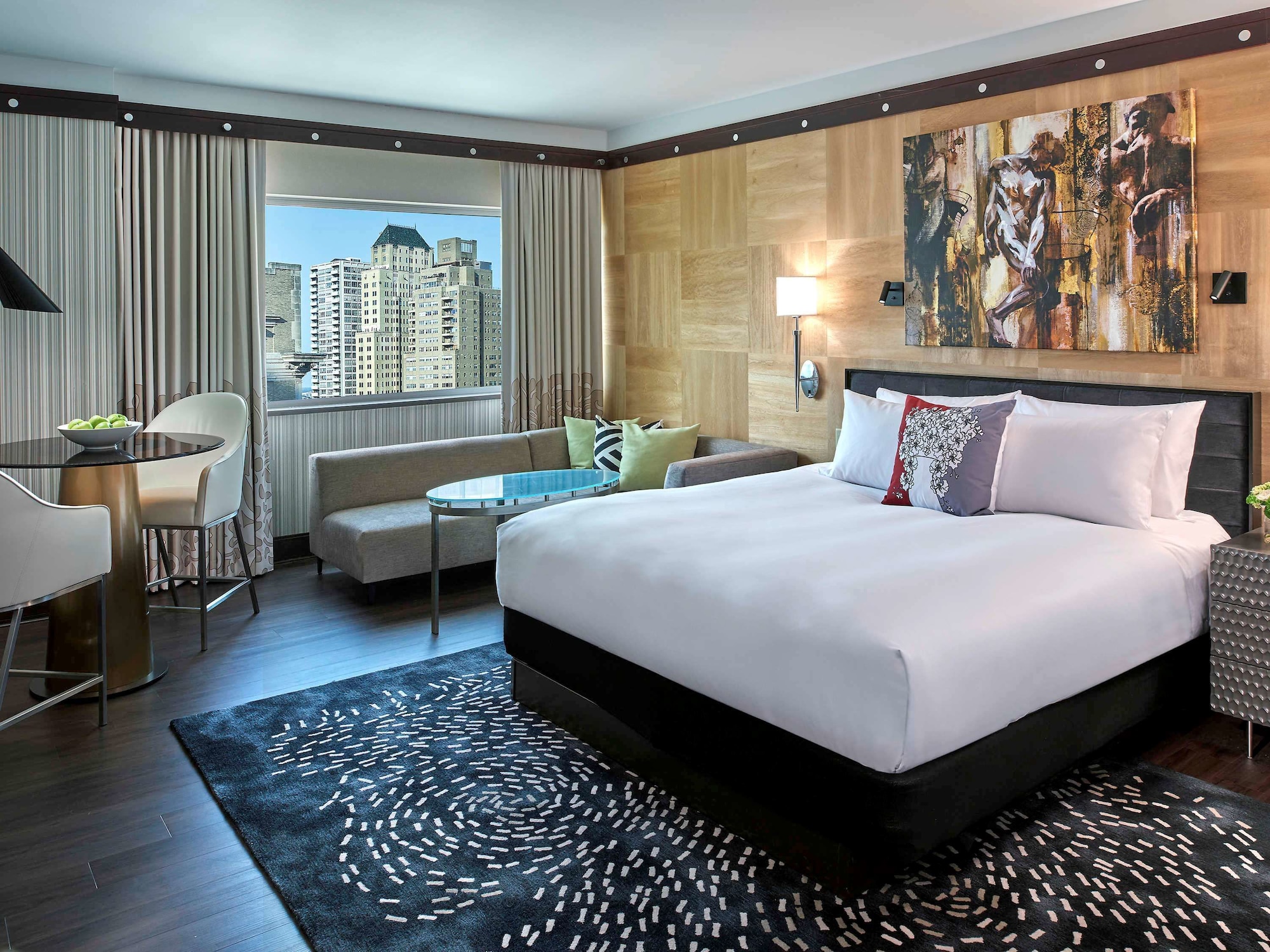 MAGNIFICENT, KING BED