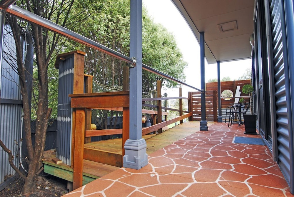 Strahan Bungalows 31/44