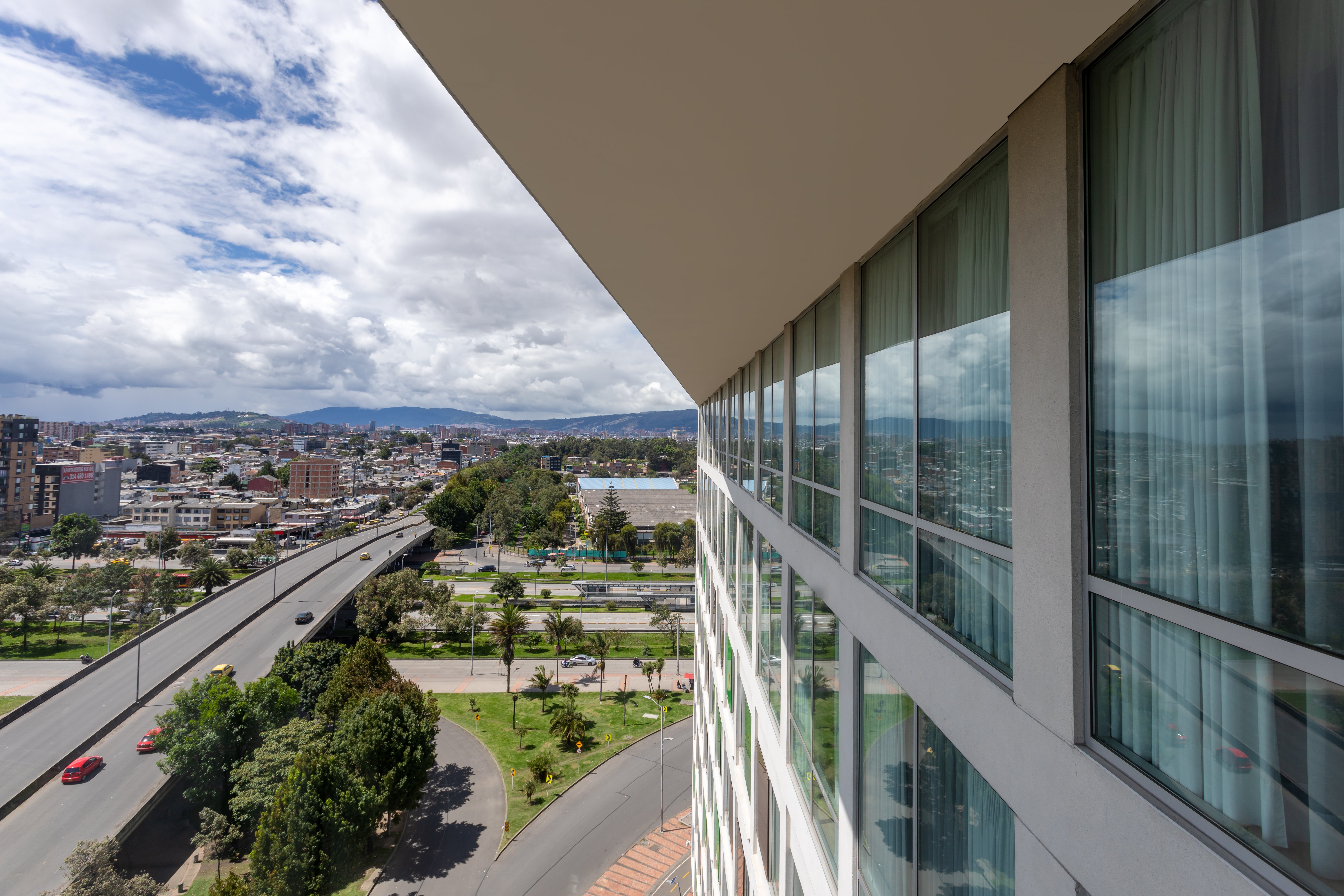 Holiday Inn Bogota Airport 7/75