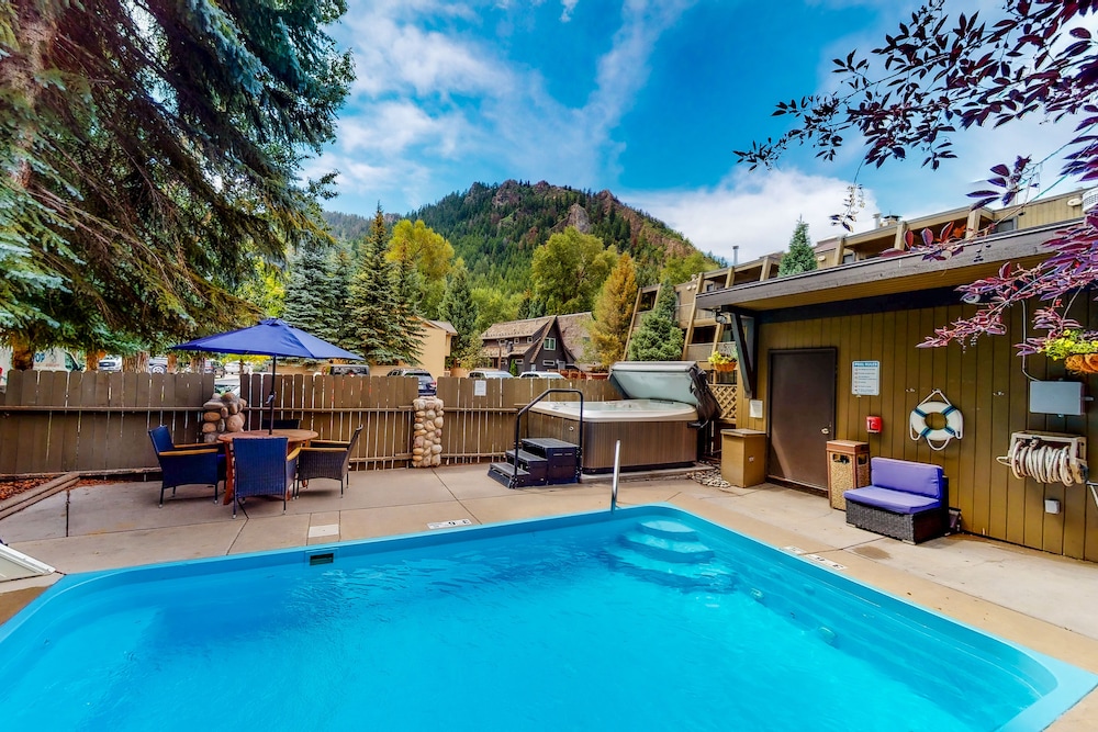 Aspen Mountain Lodge 24/50