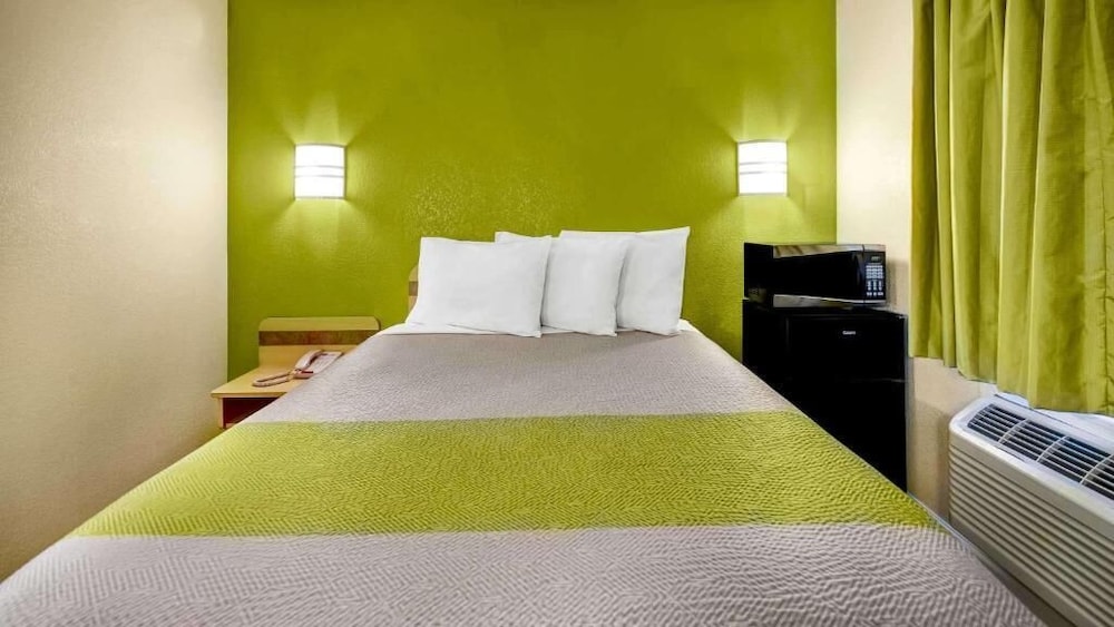 Motel 6 Lake Havasu City Lakeside 25/34