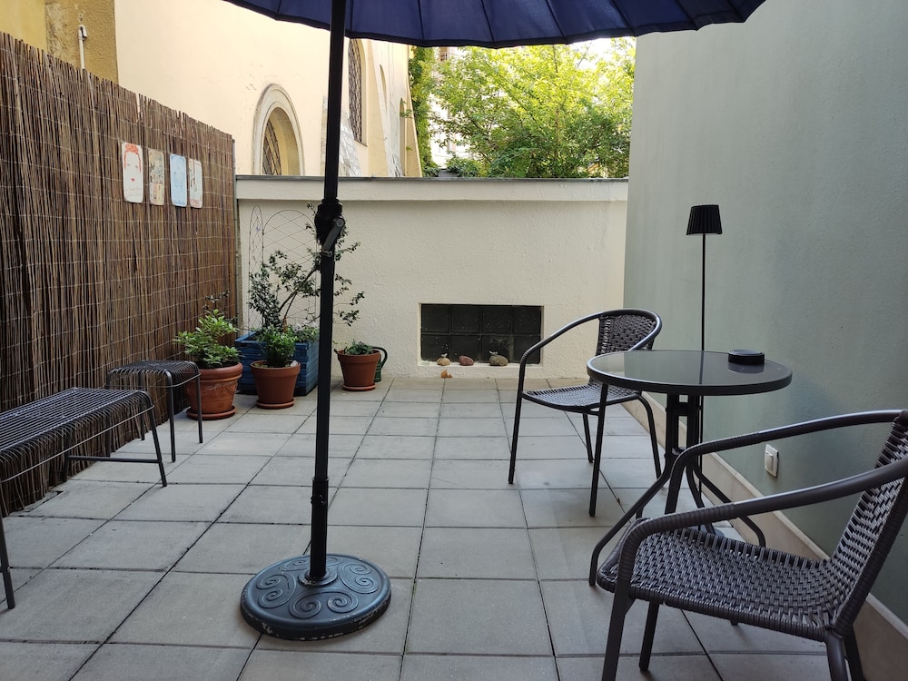 CRYSTAL SUITES CHEZ HELENA 40/64
