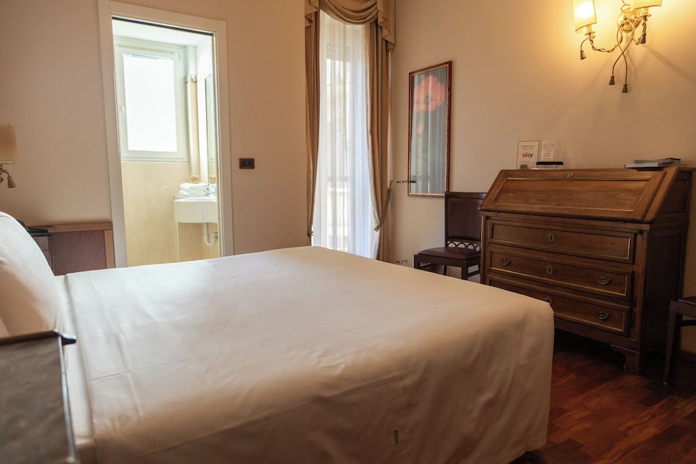 STANDARD, DOUBLE OR TWIN BED
