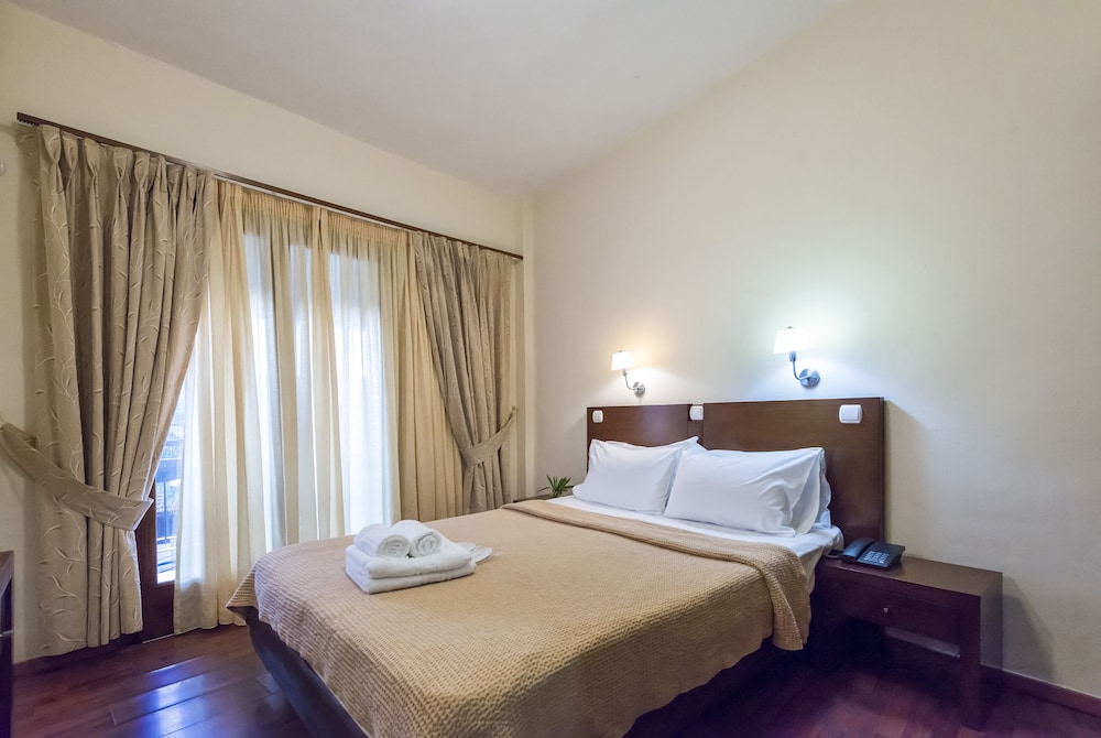 Akrogiali Hotel 35/75