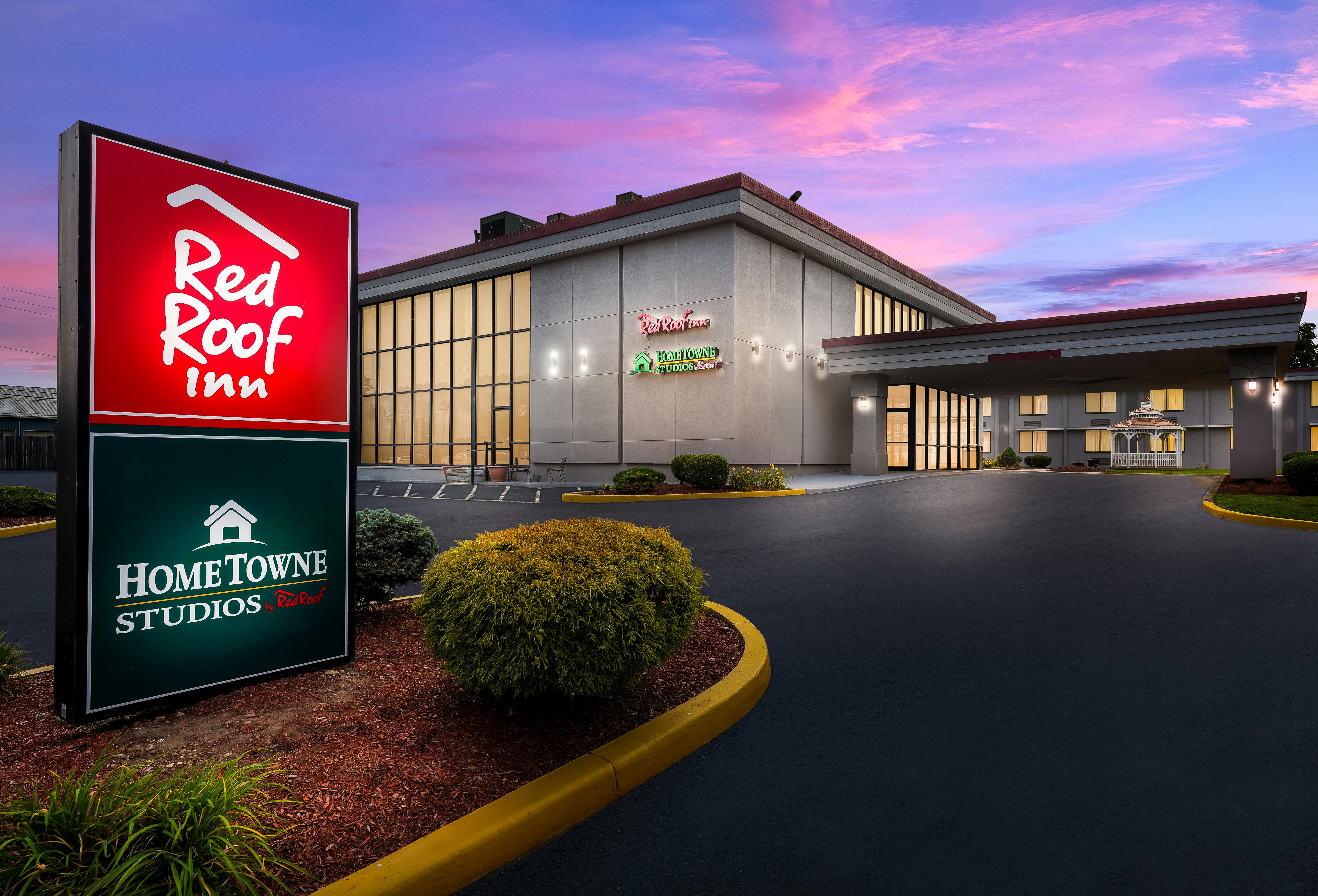 Red Roof Inn Painted Post 3/30
