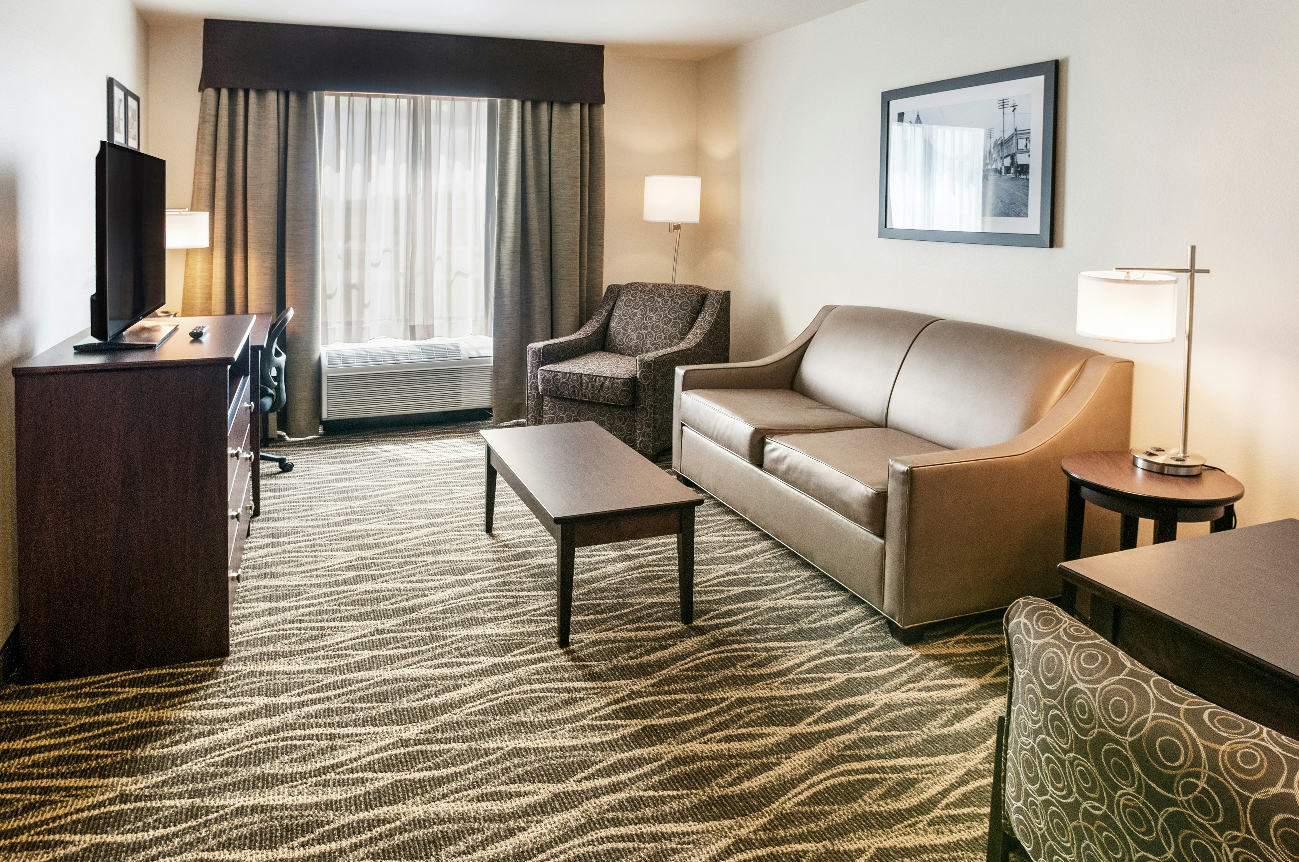Cobblestone Hotel & Suites - Appleton International Airport 40/62