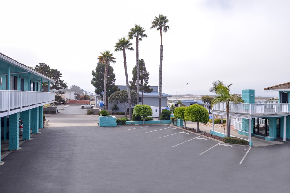 Bay View Inn 46/53
