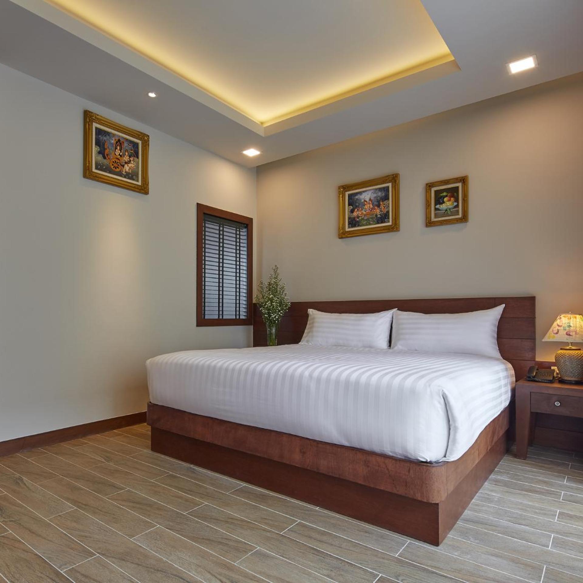 Crystal, Superior, Double or Twin Bed