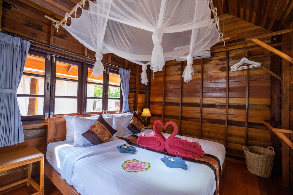 Lipe Beach Resort 15/50
