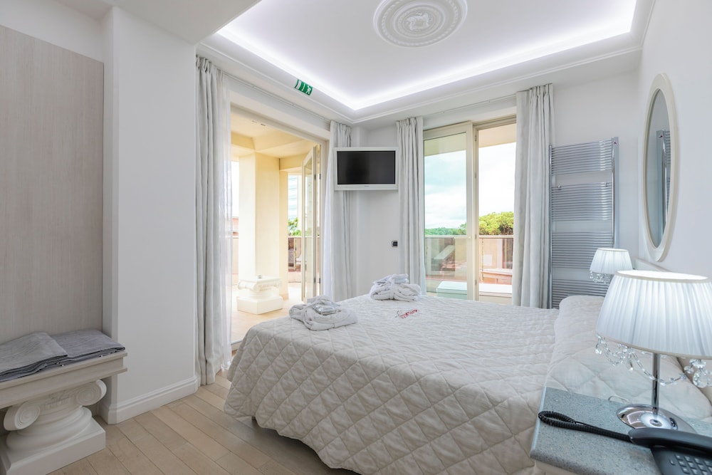PARADISO HOTEL BOVELACCI 29/68