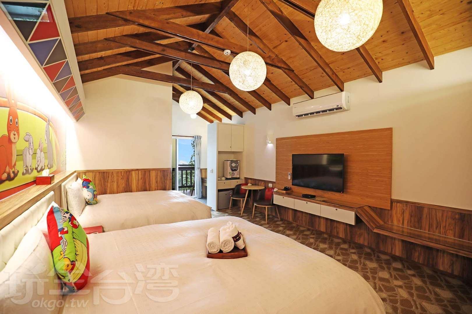 Wooden, House, King Bed