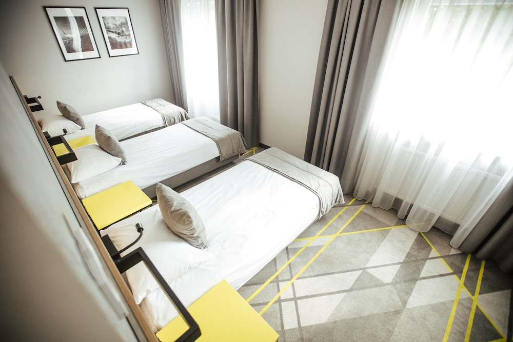 AIR HOTEL 26/67