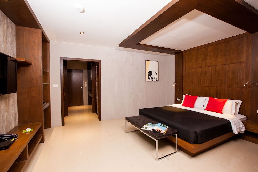 DELUXE, DOUBLE BED, BALCONY