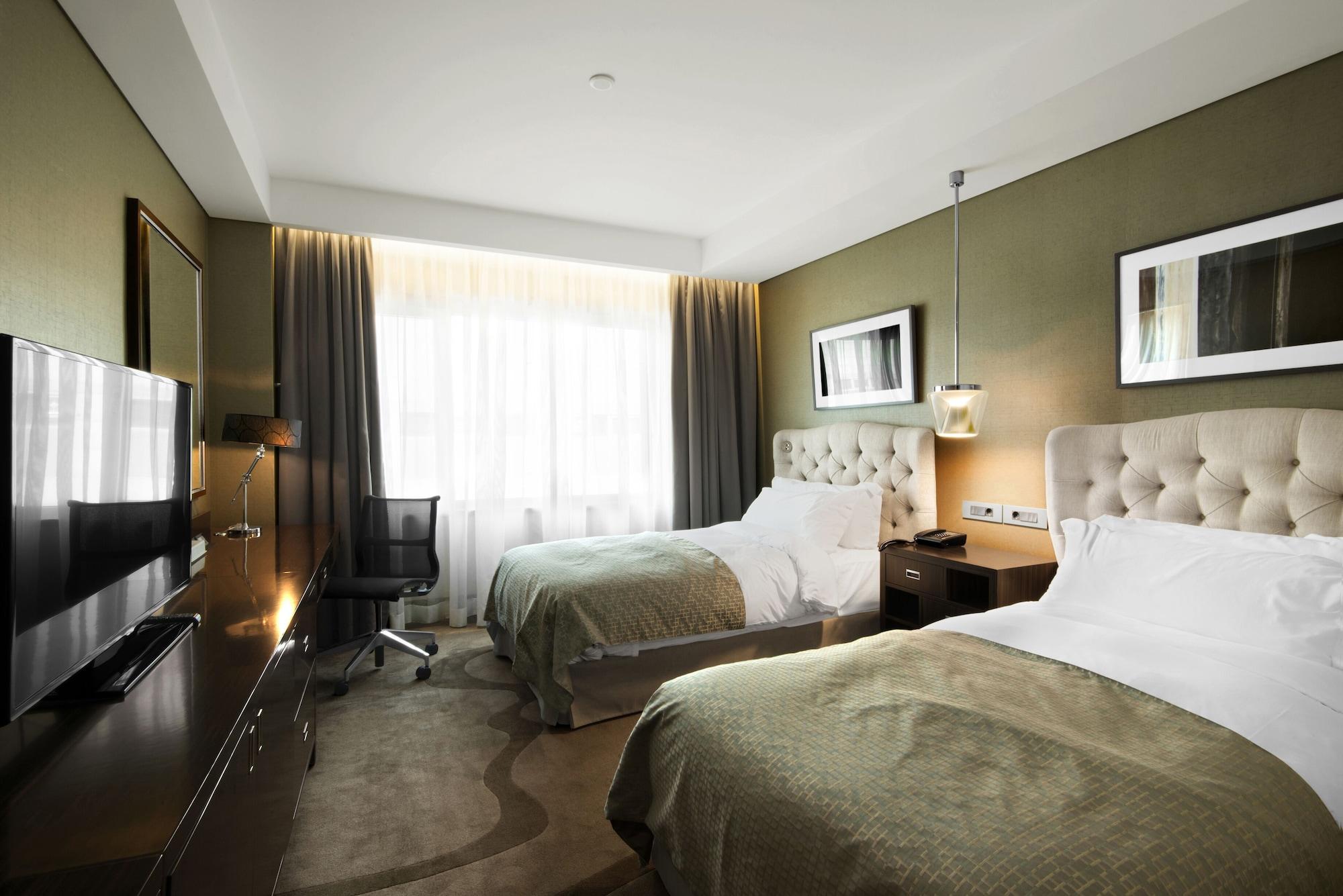 High, Deluxe, Twin Beds