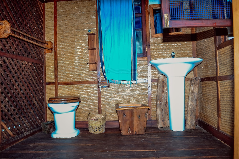 Pemba Lodge 50/50