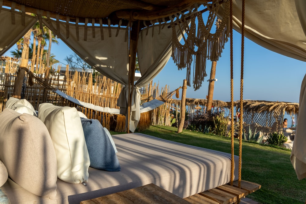 Fort Arabesque Beach Resort 5/50