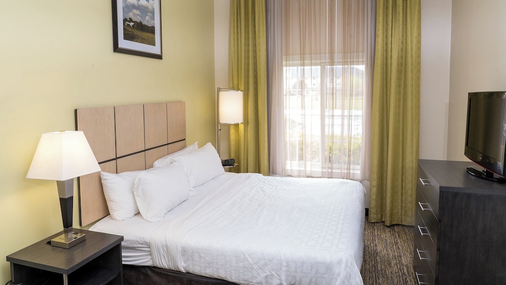 Candlewood Suites St. Joseph Benton Harbor 9/38