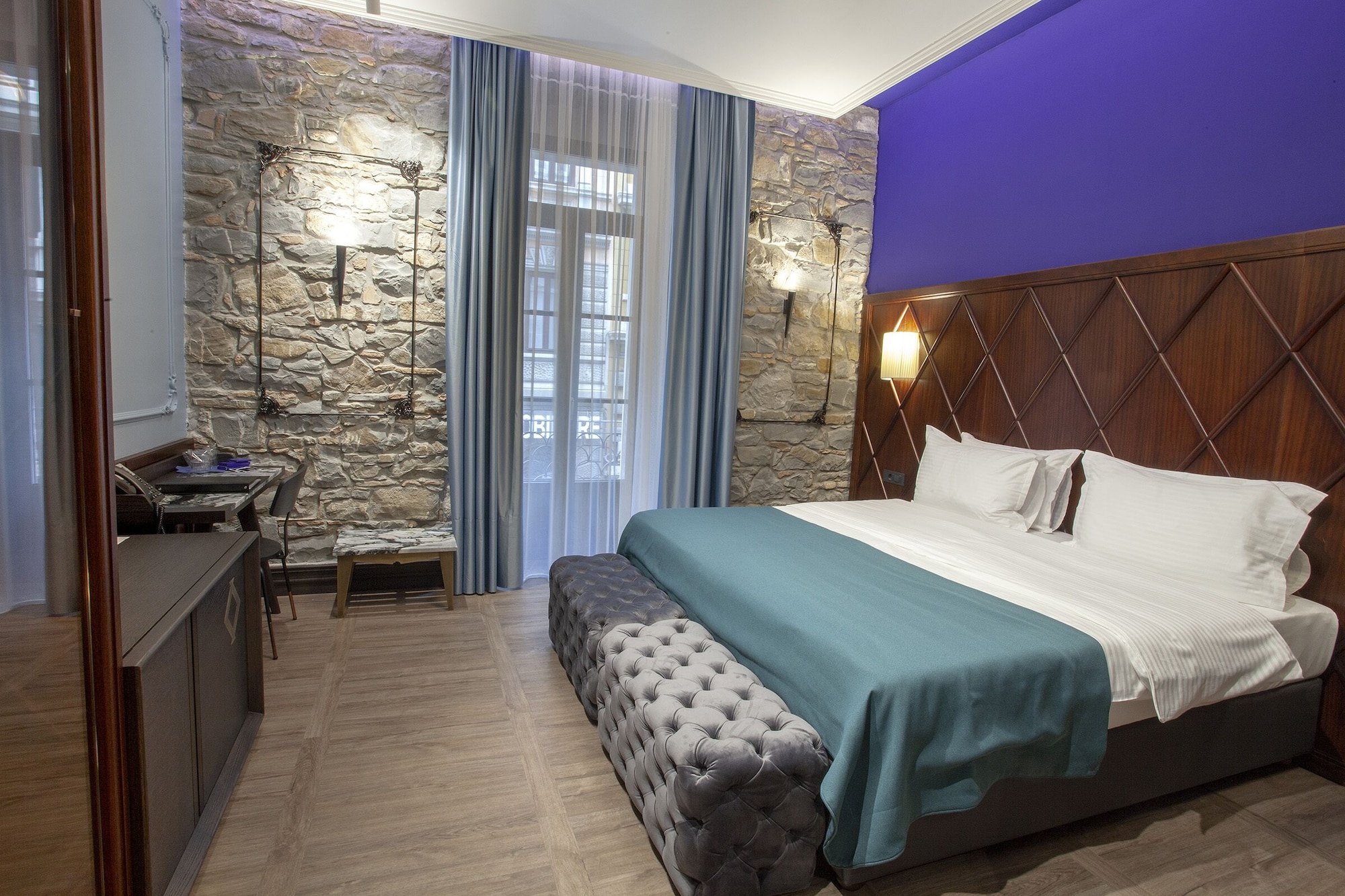 ROOM, TWIN BEDS