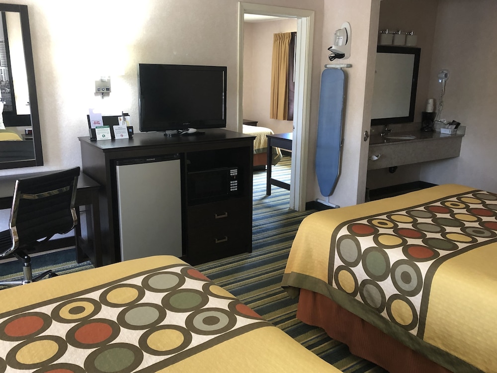 Super 8 by Wyndham Yreka 19/28