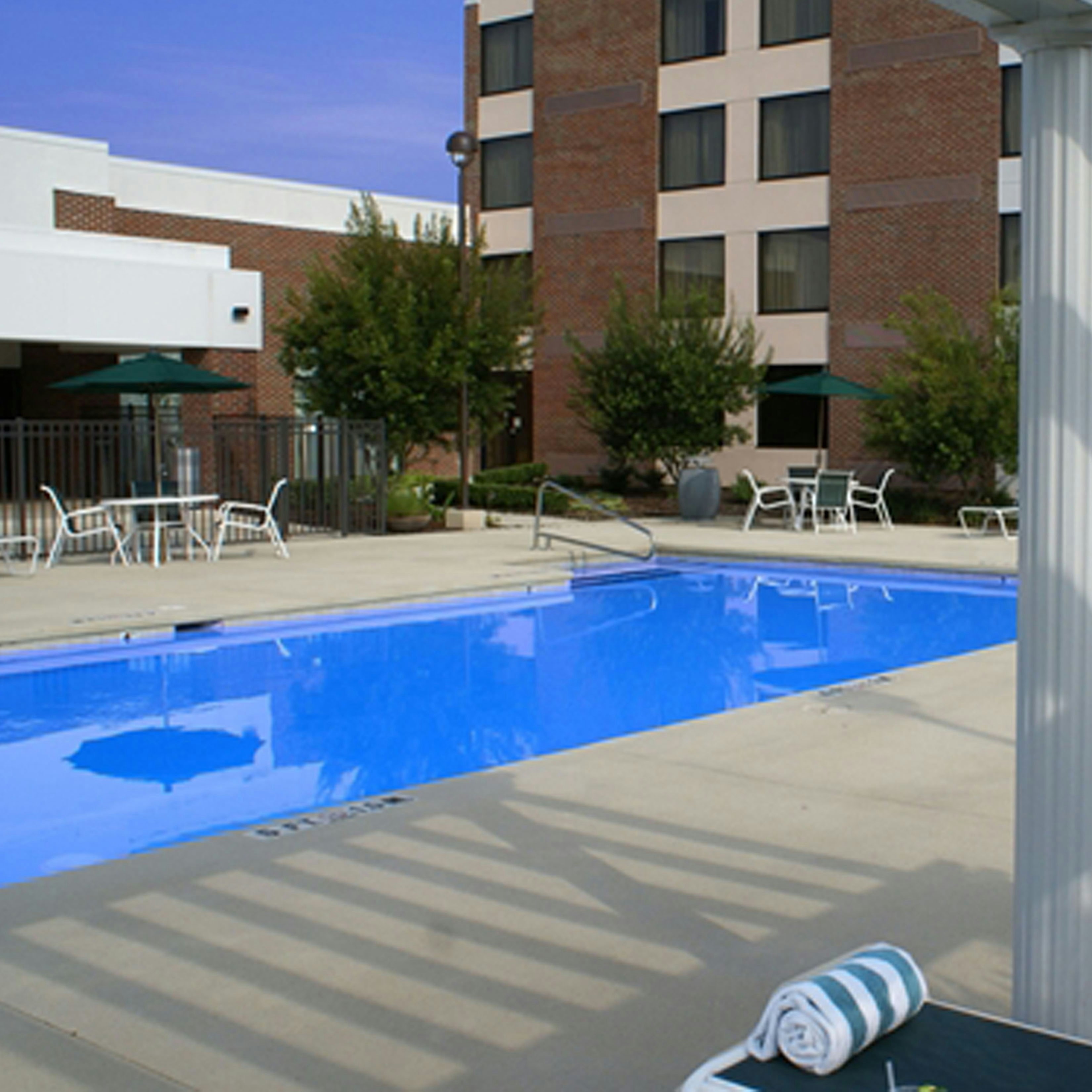 DoubleTree by Hilton Rocky Mount Hotel 21/44