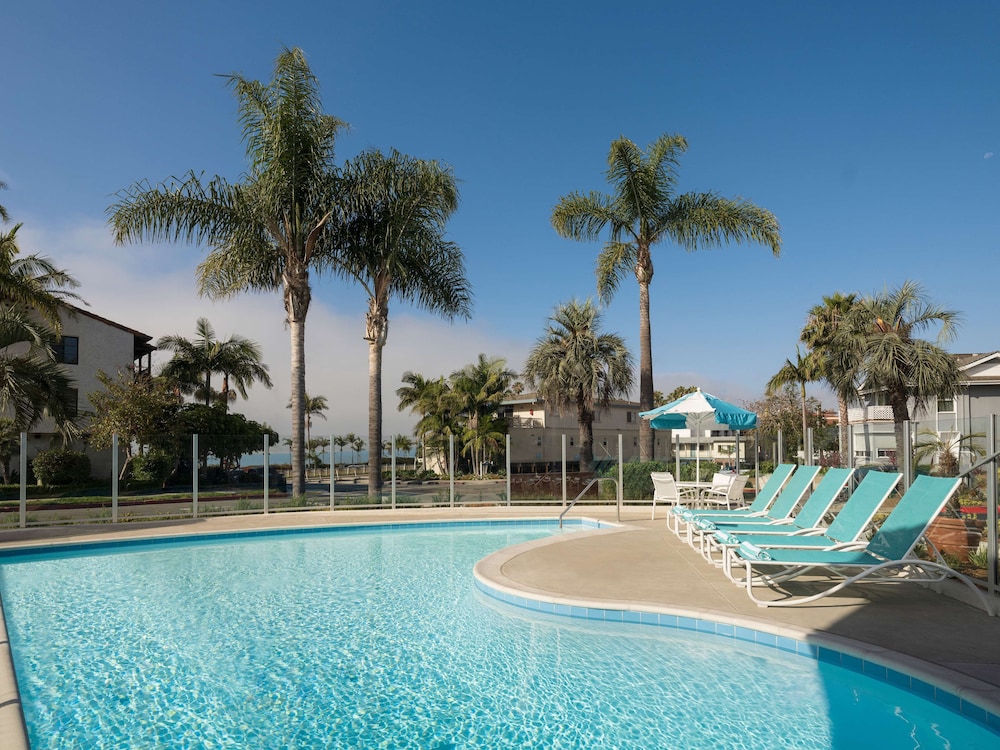 Motel6 Santa Barbara, CA - Beach 26/37
