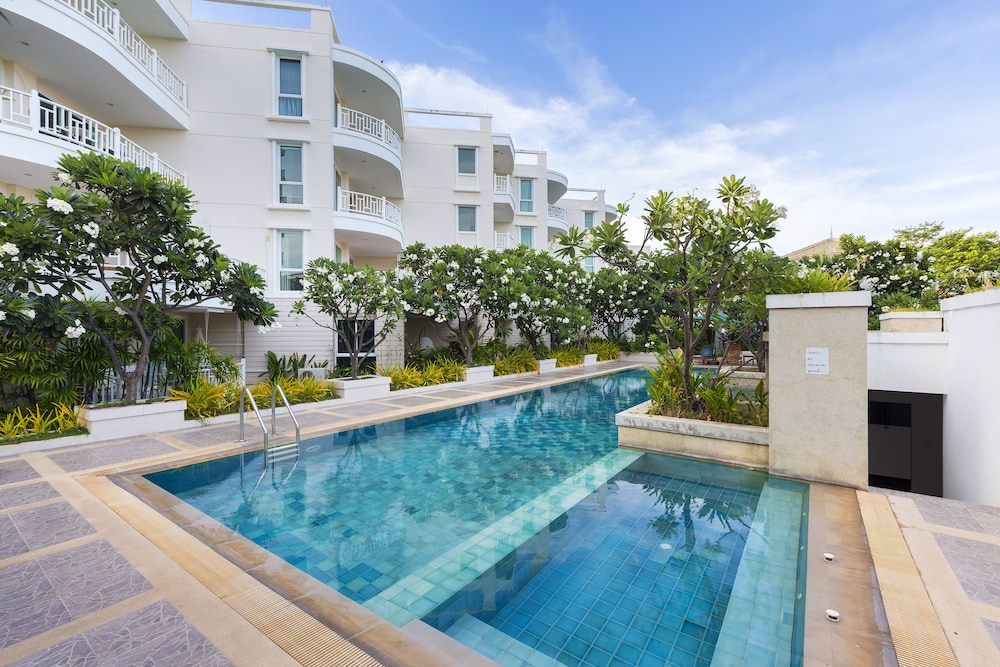 Baan Poolom Beachfront Condominium 44/50