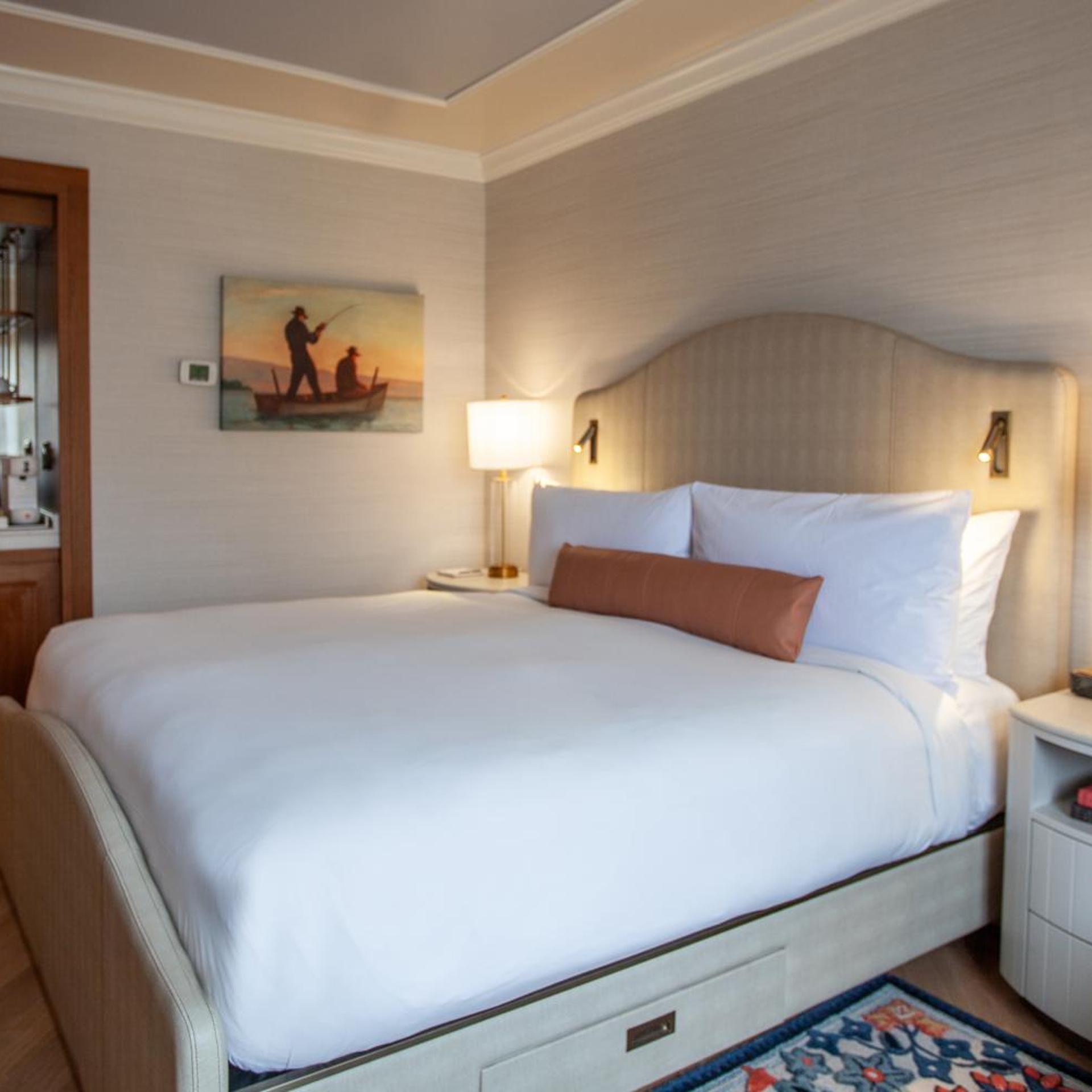 Deluxe, King Bed