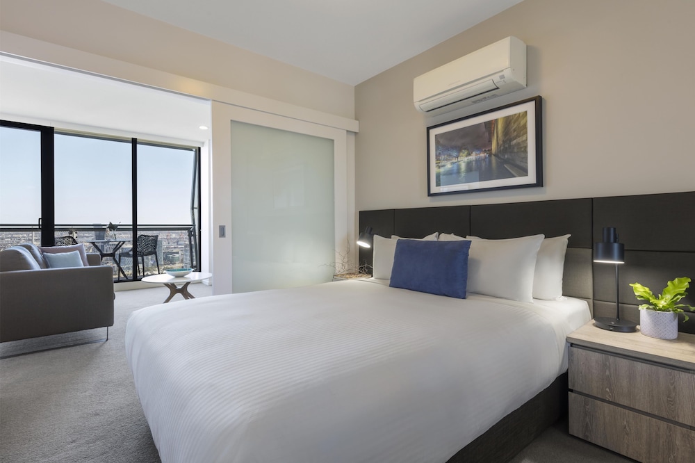 Oaks Melbourne on William Suites 14/50