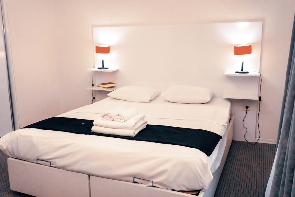 Arkem 1 Hotel 11/55