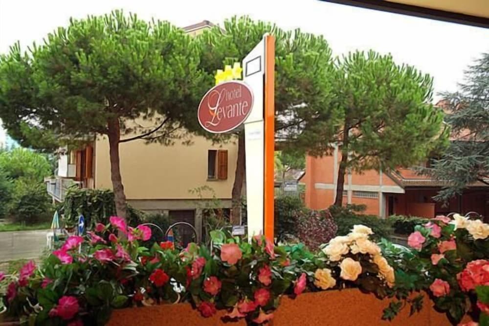 Hotel Levante 4/45