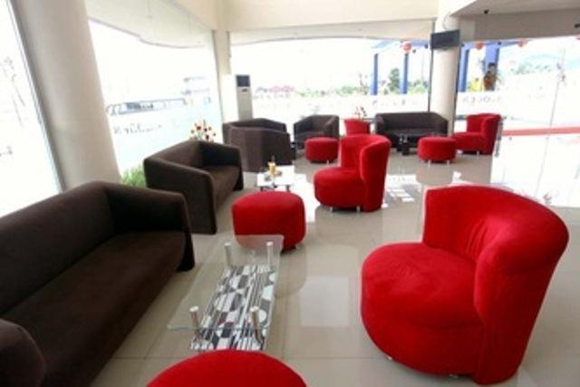 Halogen Hotel 12/20