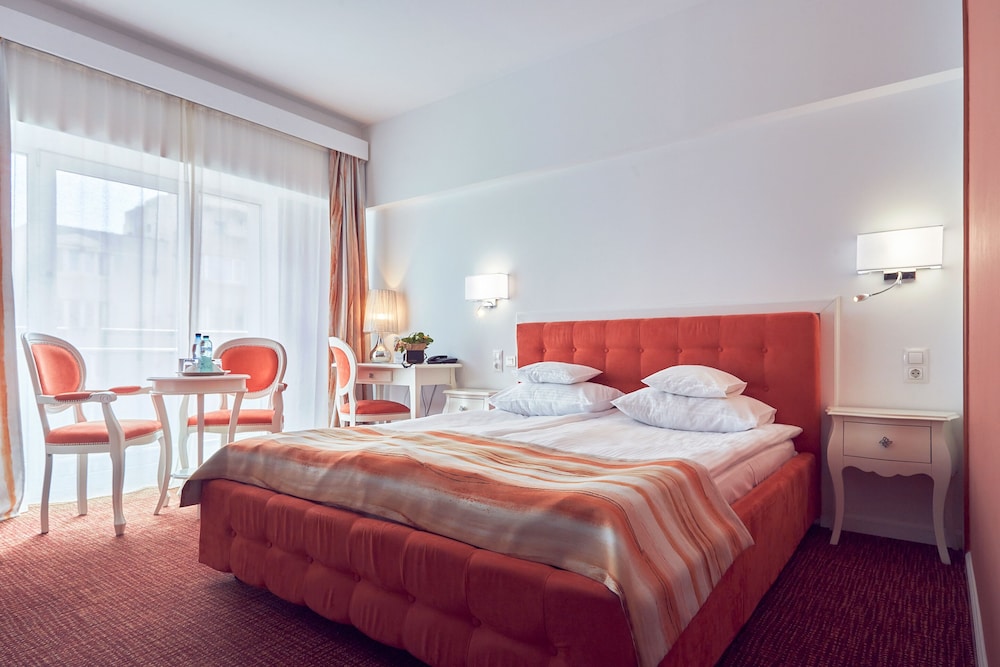 Continental Forum Constanta 4/33