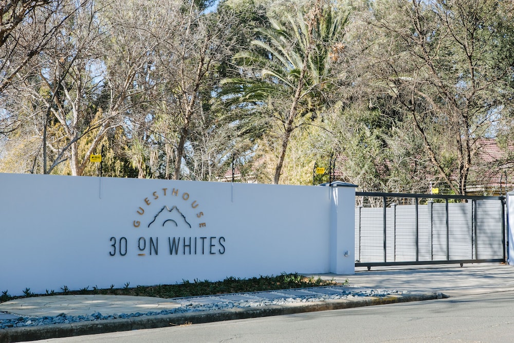 30 on Whites Guesthouse 23/29