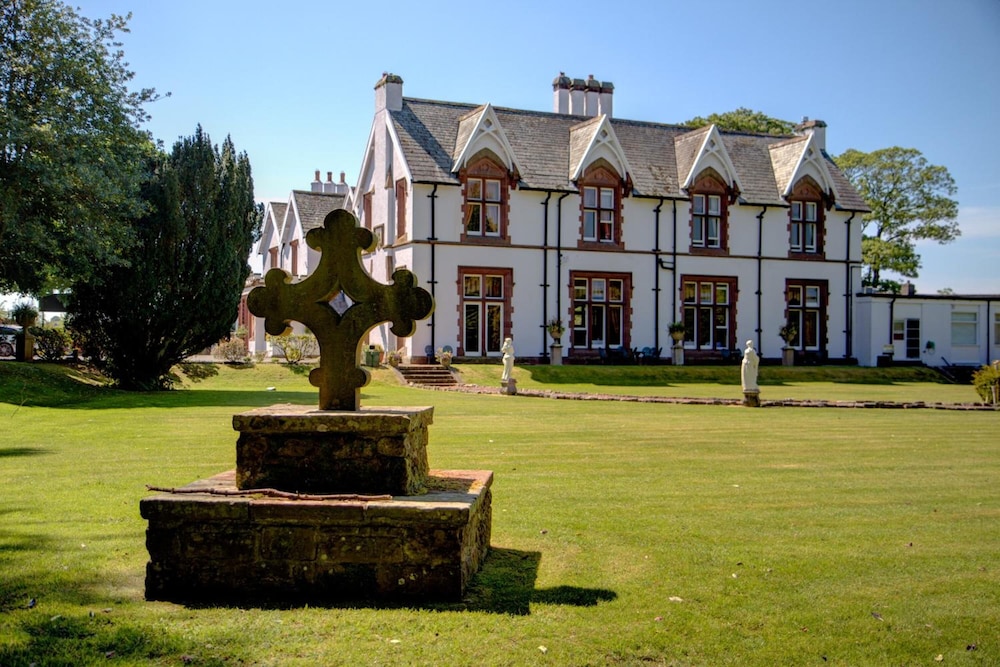 Ennerdale Country House Hotel 62/64