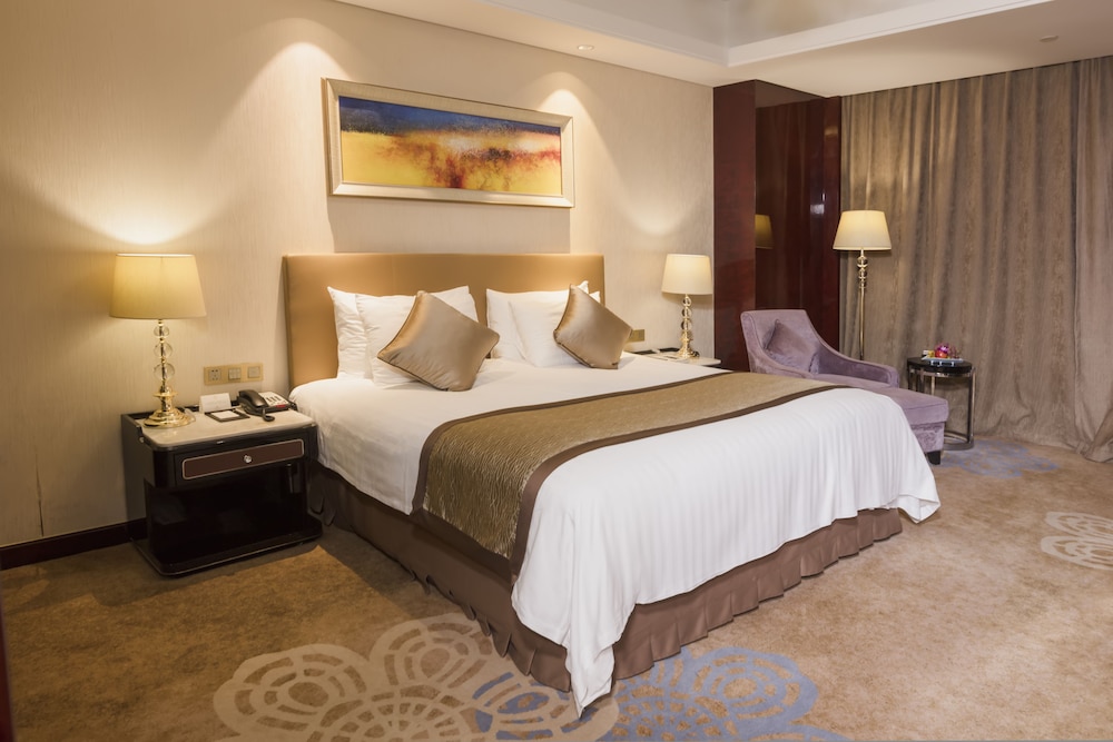 Dongwu New Century Grand Hotel Huzhou 8/31