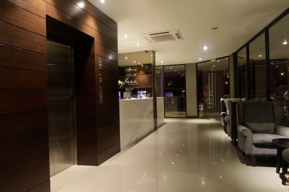 I Am Jazz Boutique Hotel 4/23