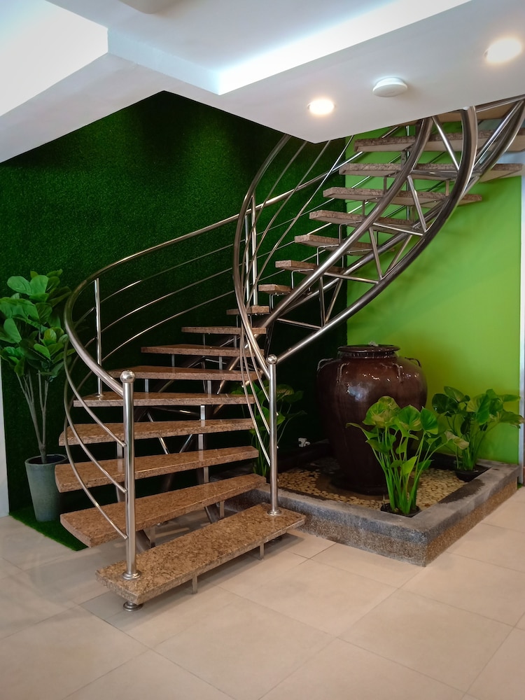 H Boutique Hotel Xplorer Loke Yew 10/22