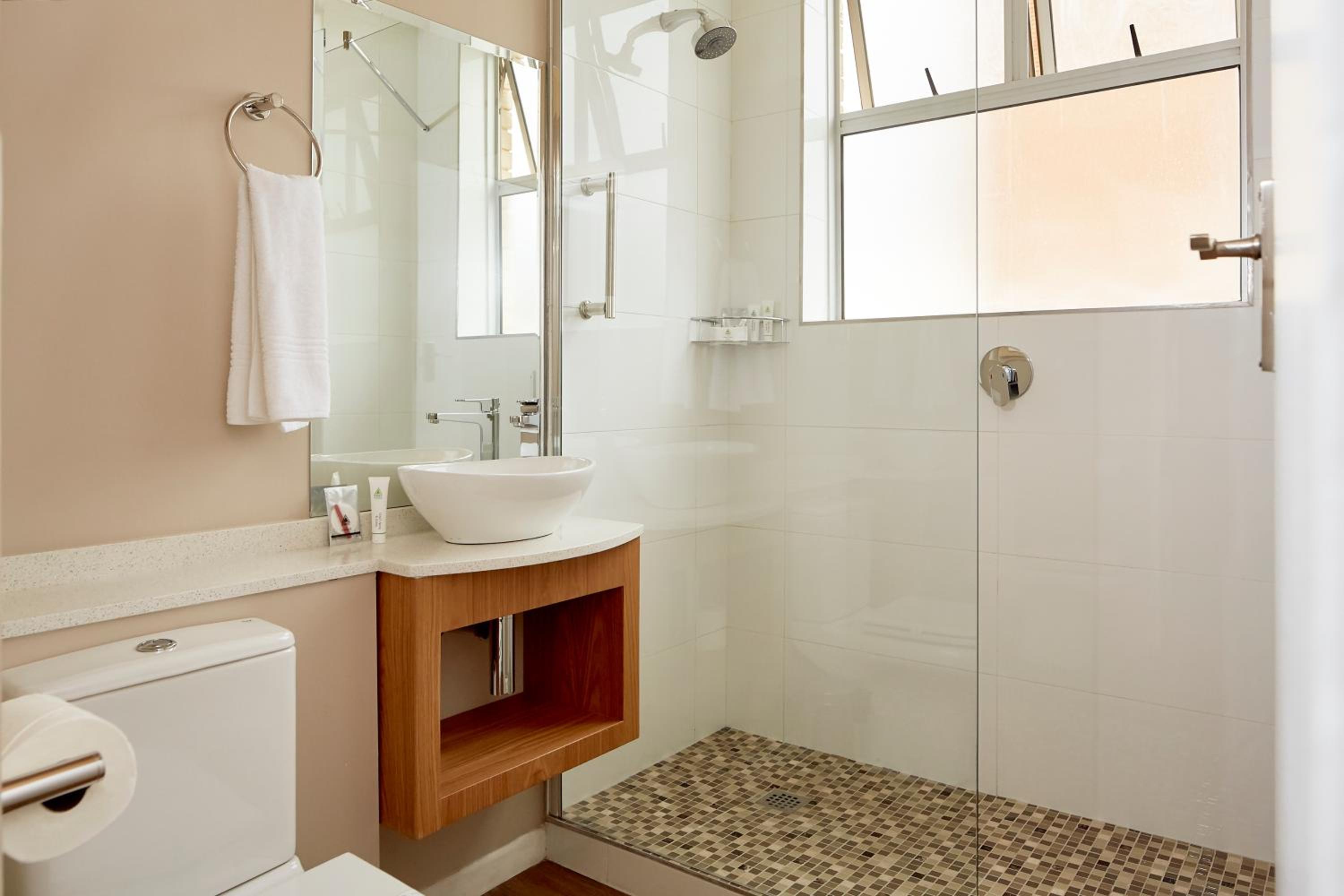 2 Bedrooms, Apartment, Mount Sierra 5/6
