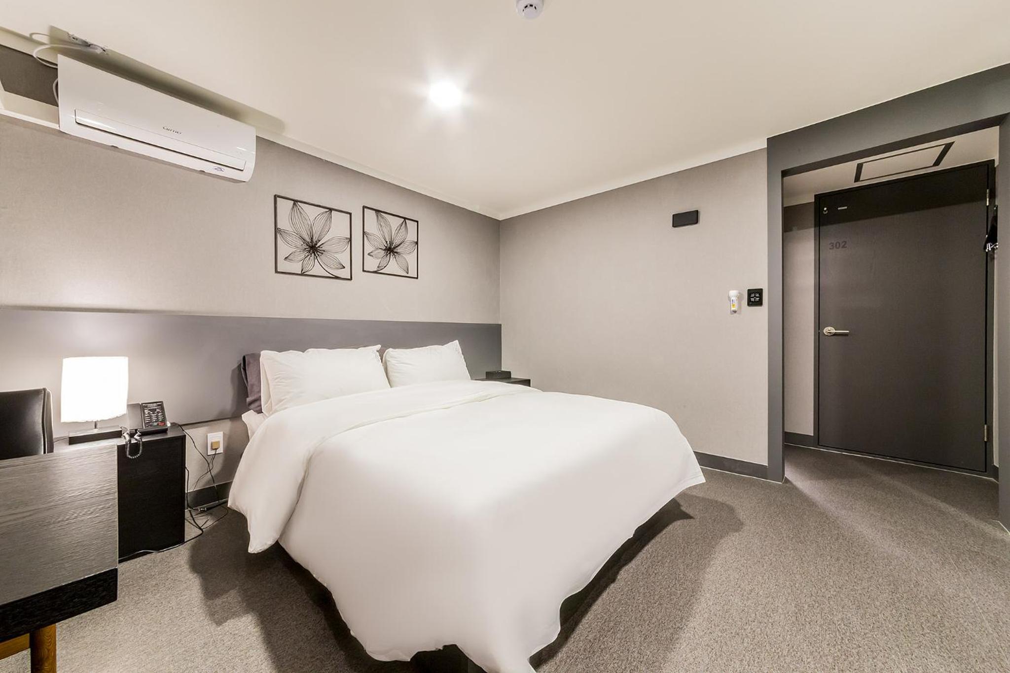 غرفة قياسية بسرير مزدوج، Pyeongtaek Stay Hotel 2/5